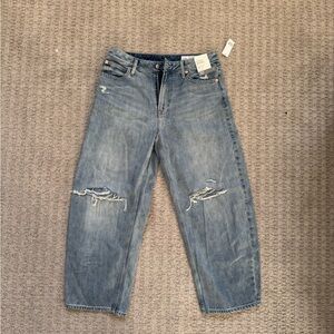 NWT GAP Women’s Distressed Barrel Jeans